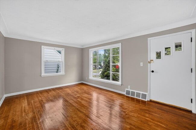 Building Photo - 14112 Krems Ave