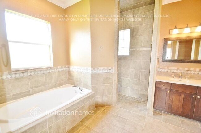 Building Photo - 4810 Red Rooster Rd