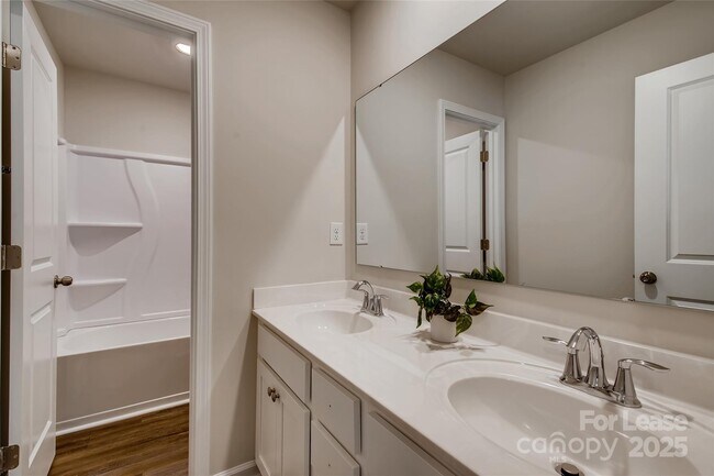 Building Photo - 3113 Treyson Dr