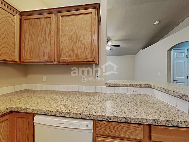 Building Photo - 3723 Hilton Street