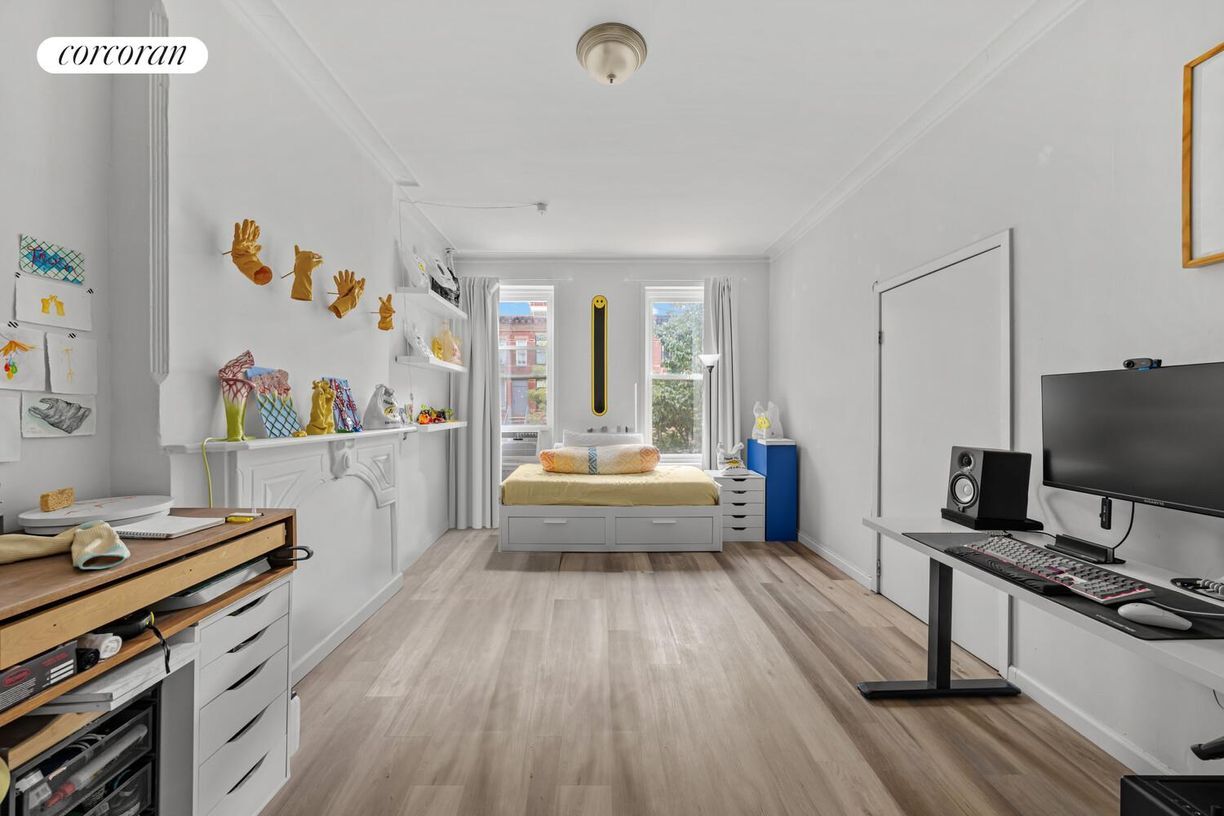 Building Photo - 91 Somers St