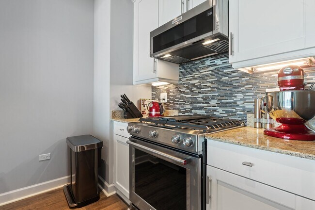 Building Photo - 1201 S Prairie Ave