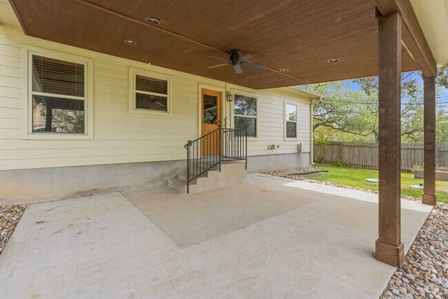 Building Photo - 10215 Twin Lake Loop