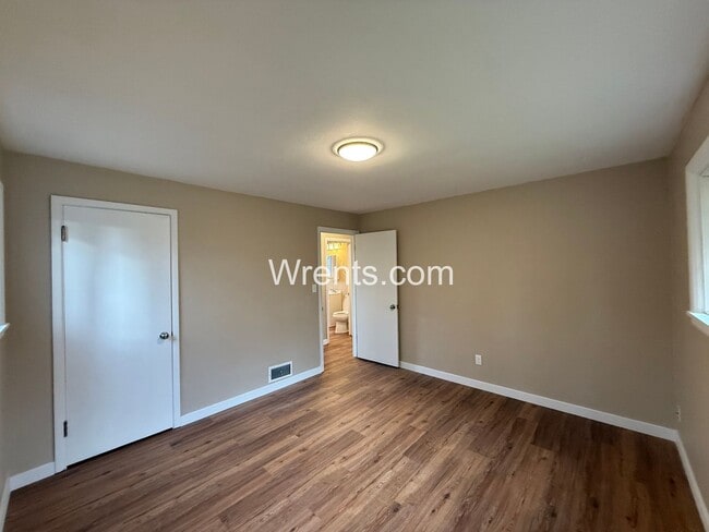 Building Photo - $500 Off Move in Special on Cute Three Bedroom Home