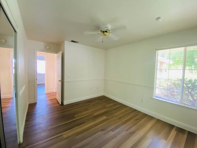 Building Photo - Charming Single-Story Corner Lot Rental