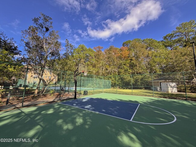 Building Photo - 13810 Sutton Park Dr N