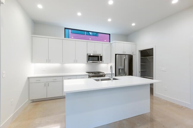 Building Photo - 1116 Walton Ln
