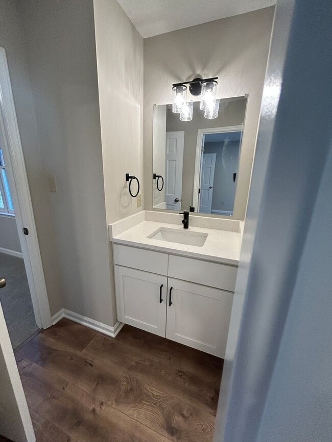 Building Photo - 6528 Thetford Ct