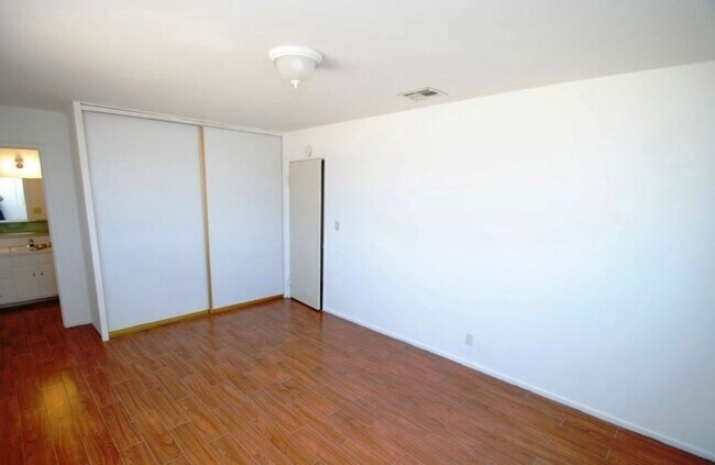 Building Photo - 2 bedroom 2 bathroom House In Apple Valley, Ca