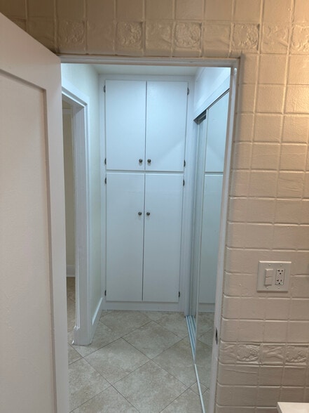 Building Photo - 1922 Highland Ave