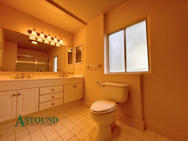 Building Photo - 915 Glendome Cir