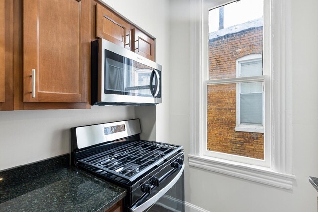 Building Photo - 1916 Eutaw Pl