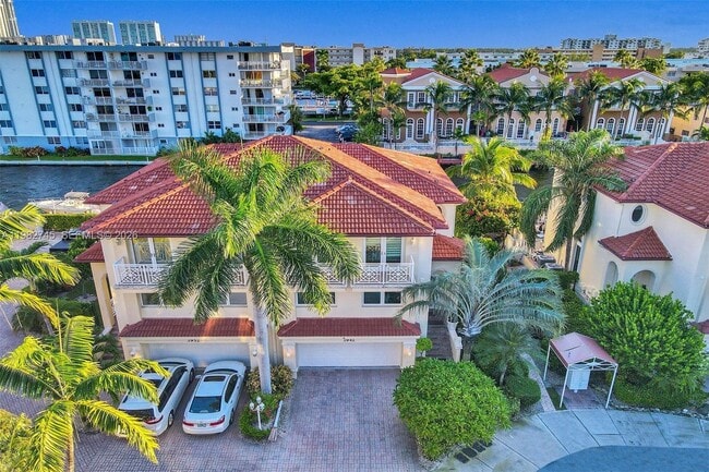 Building Photo - 3942 NE 171 St