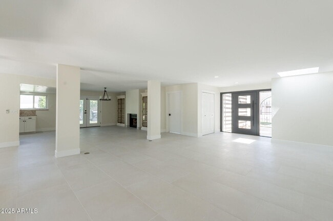 Building Photo - 8338 E San Rafael Dr