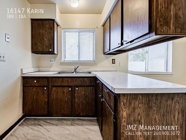 Building Photo - 16147 Karin-