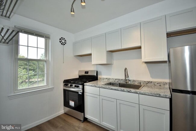 Building Photo - 1302 Belle View Blvd