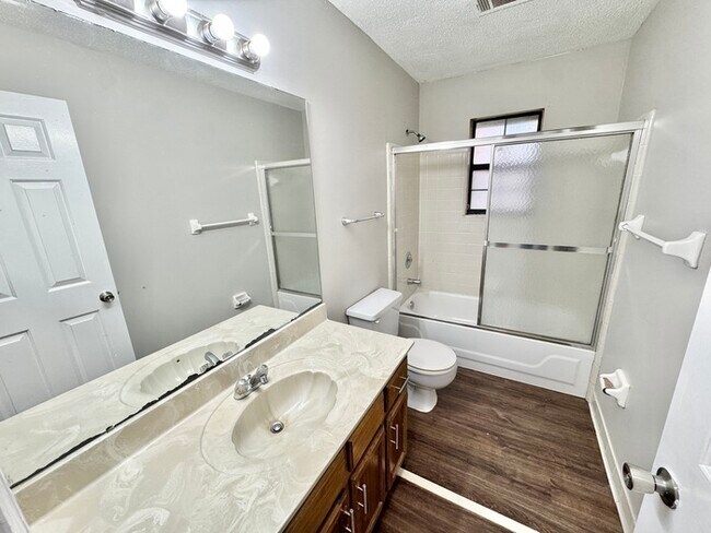 Building Photo - 7359 Peppermill Ln