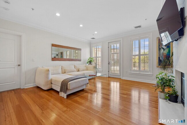 Building Photo - 85 Memorial Rd