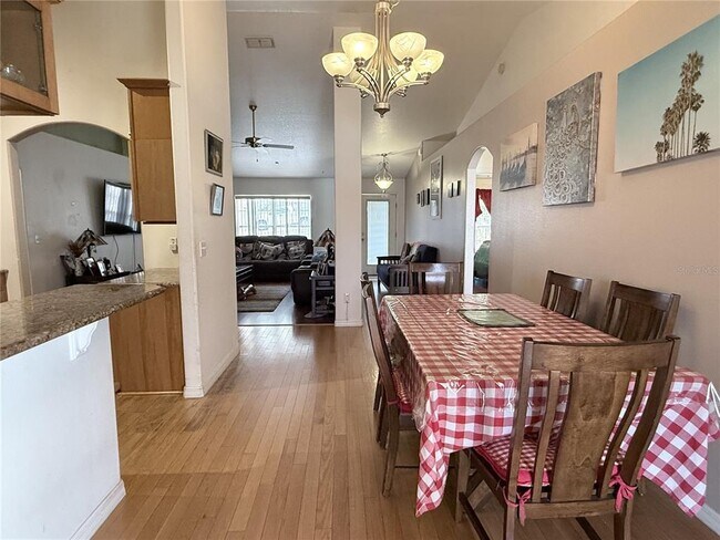 Building Photo - 10037 Crenshaw Cir