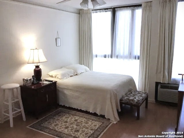 Master Bedroom - 7701 Wurzbach Rd