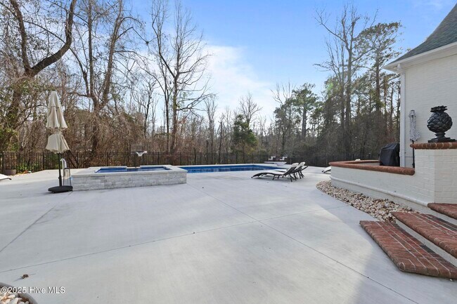 Building Photo - 346 Royal Bluff Rd