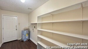 Building Photo - 8018 Chestnut Gate Dr