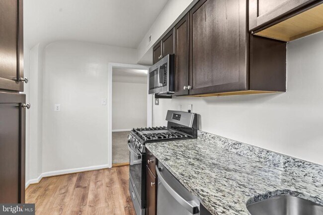 Building Photo - 1404 12th St N