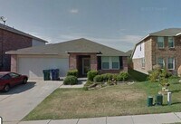 Building Photo - Totally Remodeled 4 bed 2 bath