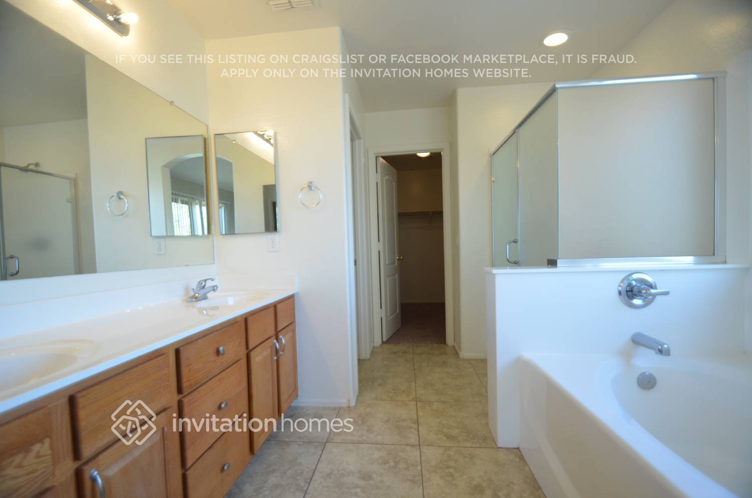 Building Photo - 8323 S 48th Ln