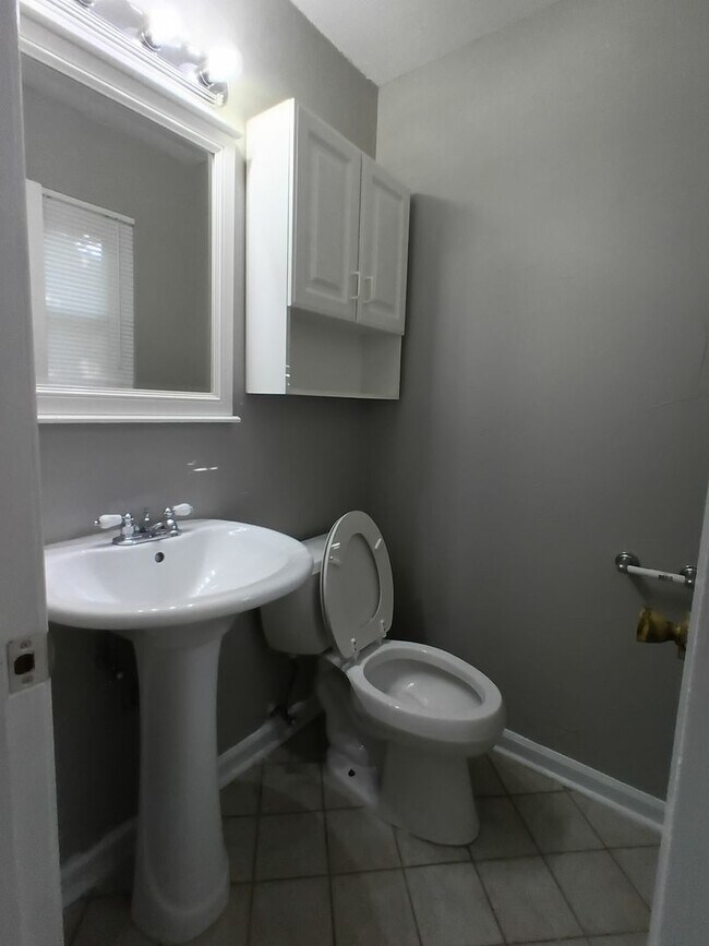 Building Photo - Wonderful Kitchen & New flooring! FIRST FU...