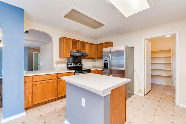 Building Photo - Beautiful Home in Southeast Austin – Pool ...