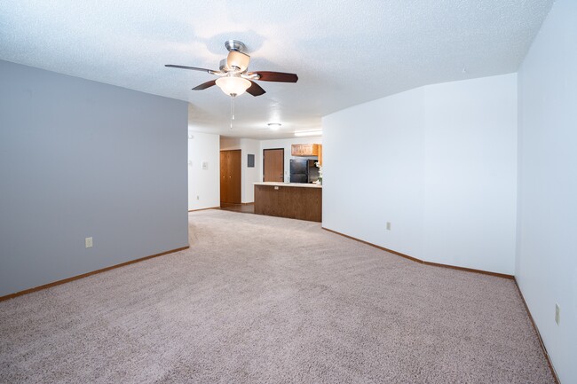 Fargo, ND Cedars 4 Apartments | 21B | Living - Cedars 4