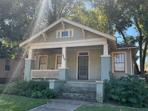 Building Photo - Charming Capital Heights Home
