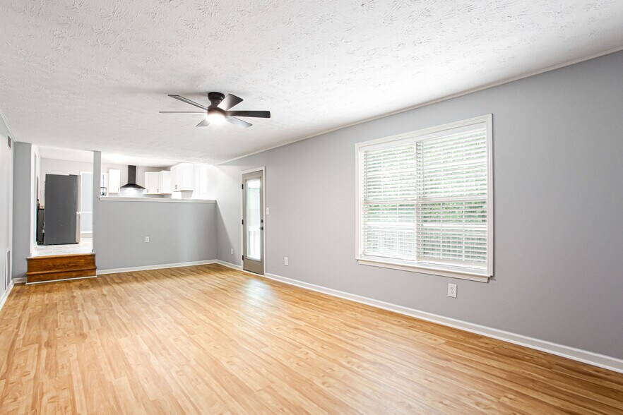 Building Photo - 6587 Alford Way