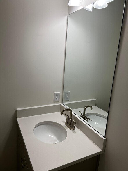 Building Photo - 6440 Scudders Dr