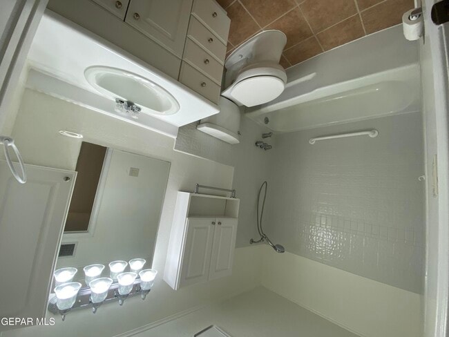 Building Photo - 308 Cabaret Dr