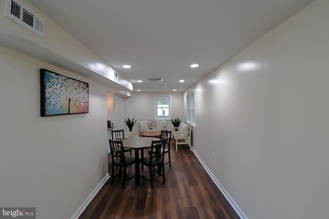 Building Photo - 427 Highland Ave