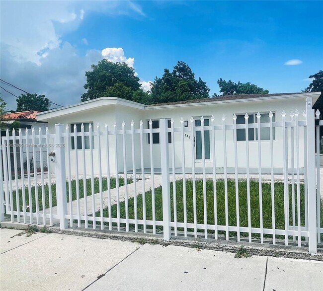 Building Photo - 1145 NW 25th St