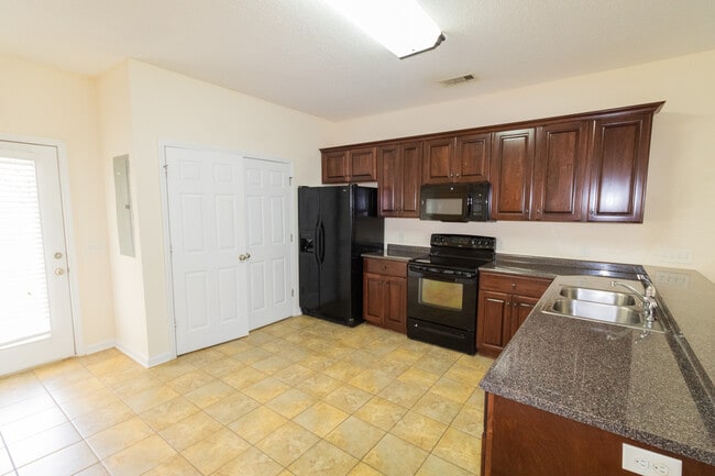 Building Photo - 235 Sawgrass Trail