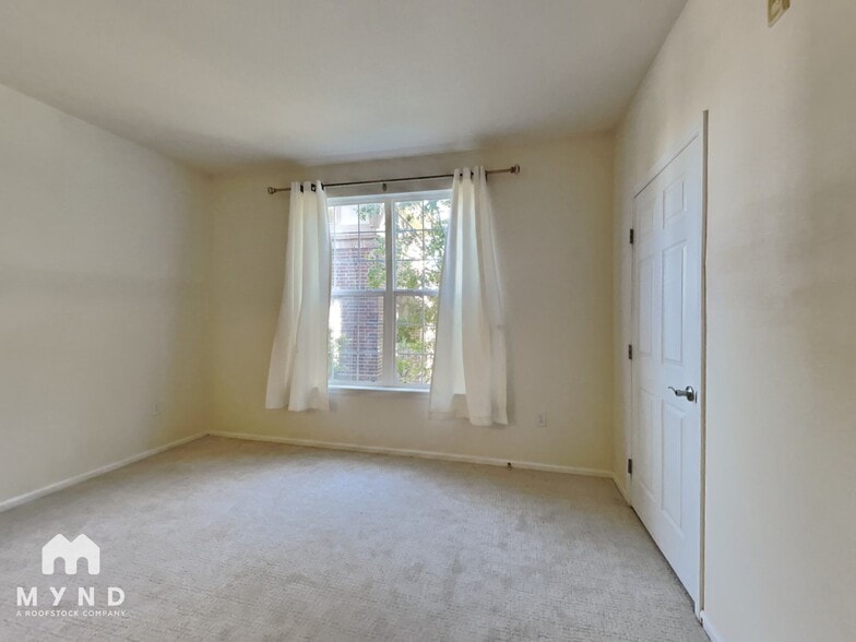 Building Photo - 3854 S Dayton Way