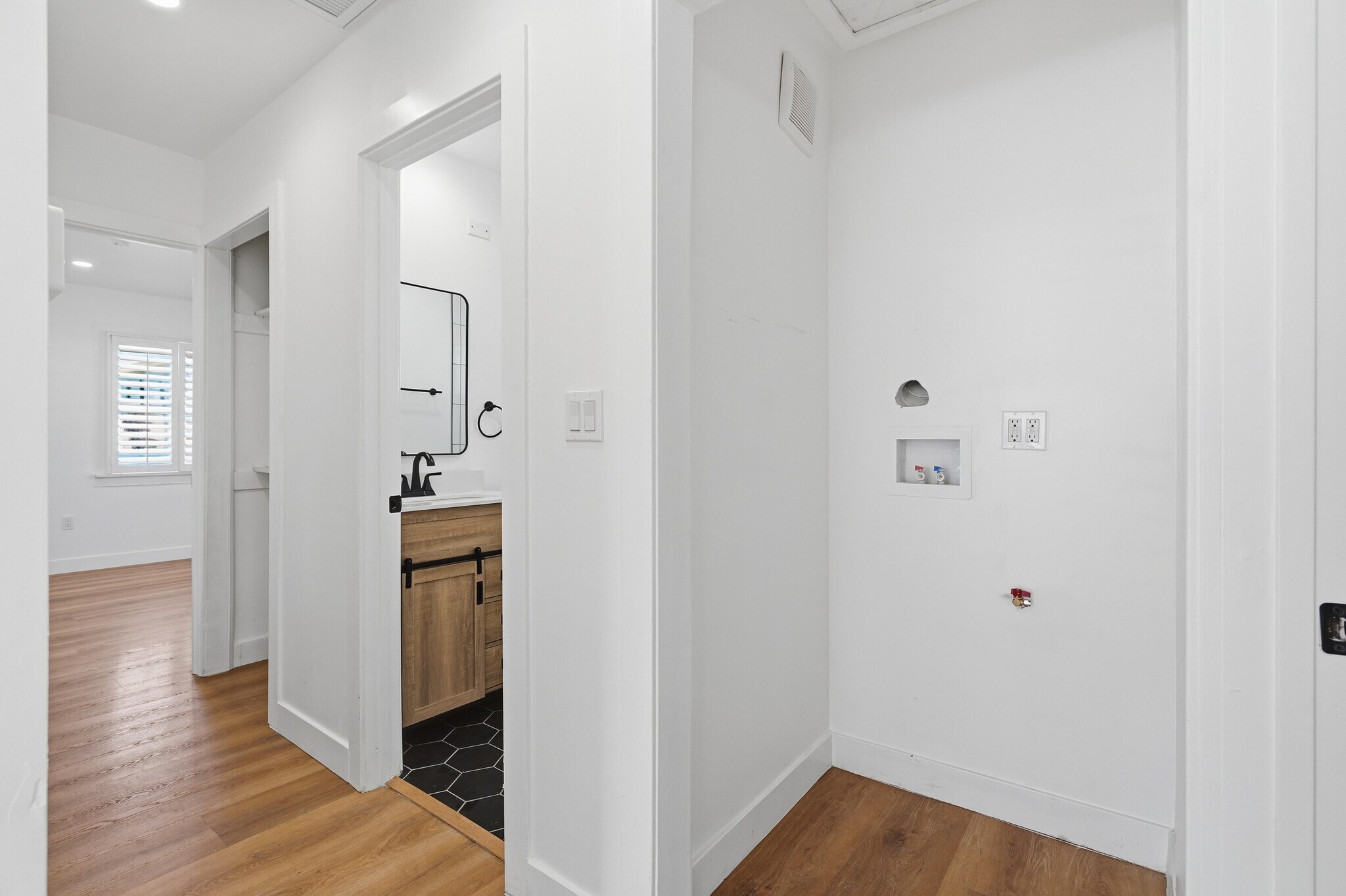 Building Photo - 6616 Denver Ave