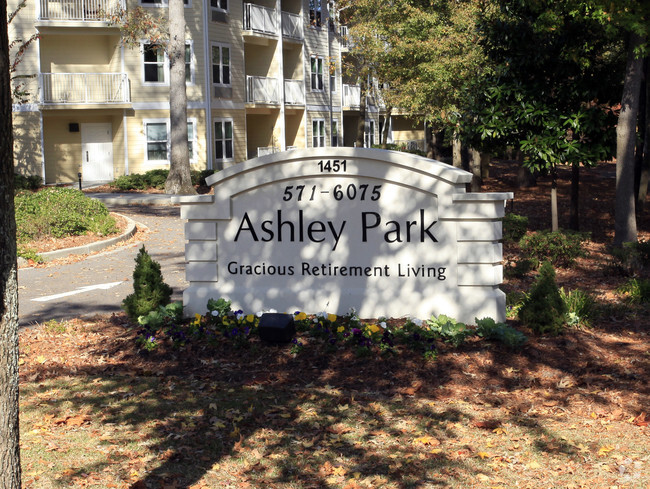 Building Photo - Ashley Park