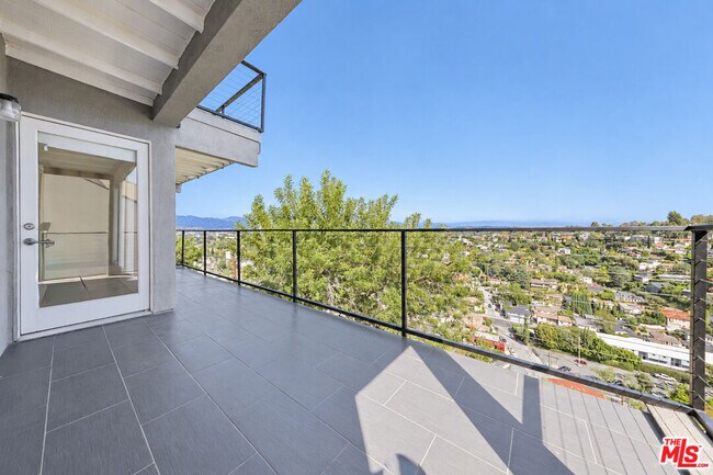 Building Photo - 2226 Ronda Vista Dr