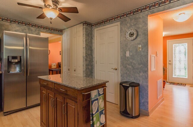 Building Photo - Beautiful 4 Bed 3.5 Bath On Cul De Sac In ...