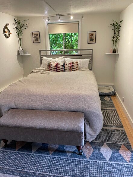 Smaller Bedroom - 2317 Carquinez Ave