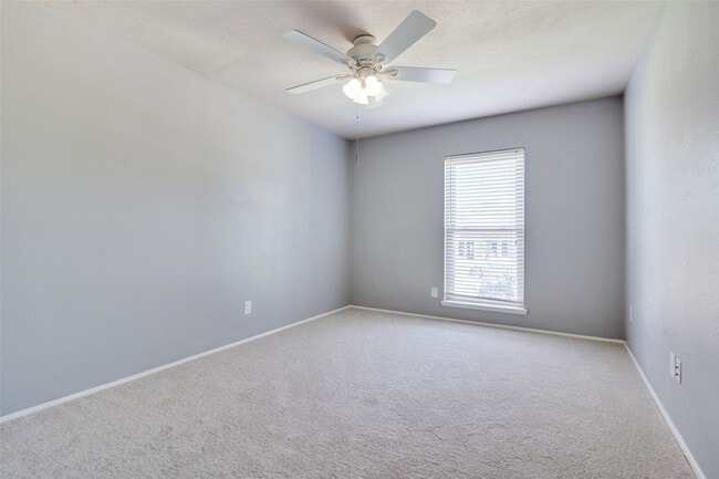 Building Photo - 4552 Fremont Ln