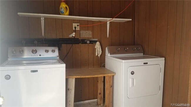 Building Photo - 6358 S Suncoast Blvd