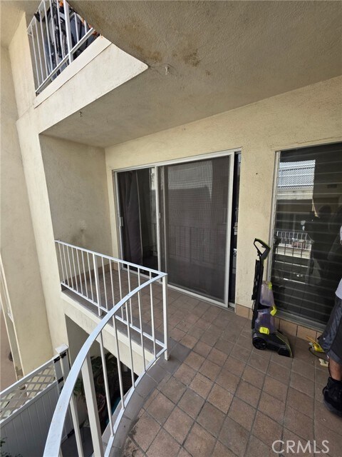 Building Photo - 5625 N Sumner Wy