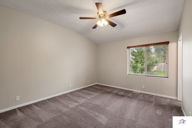 Building Photo - RENTAL PENDING