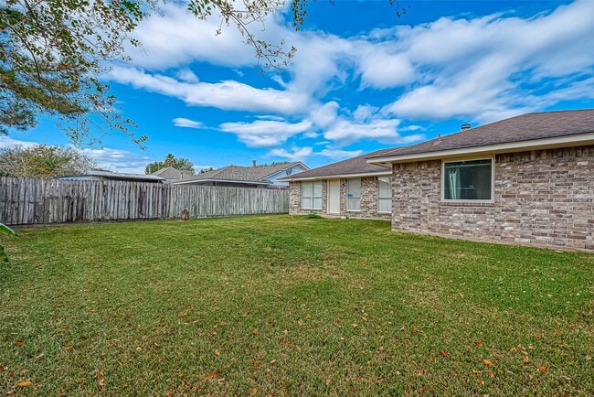 Building Photo - 9466 Coast Bridge St